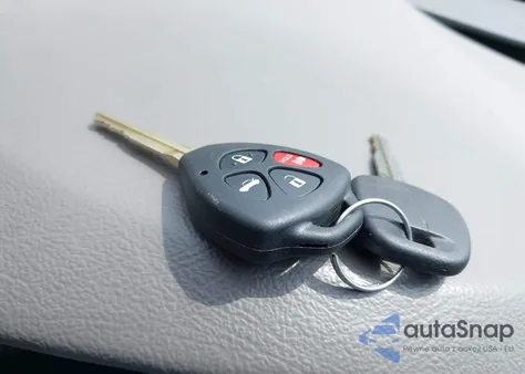 2009 Toyota Camry Le z USA, uszkodzony, nr VIN 4T1BE46K69U841333